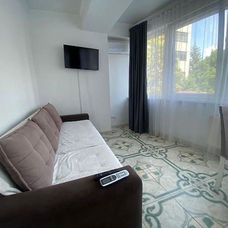 Аэропорт Апартаменты 24&24 Chisinau Exterior foto