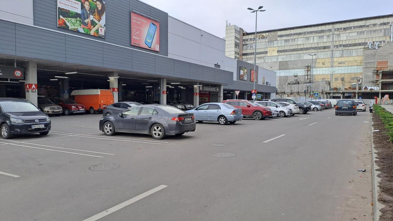Аэропорт Апартаменты 24&24 Chisinau Exterior foto